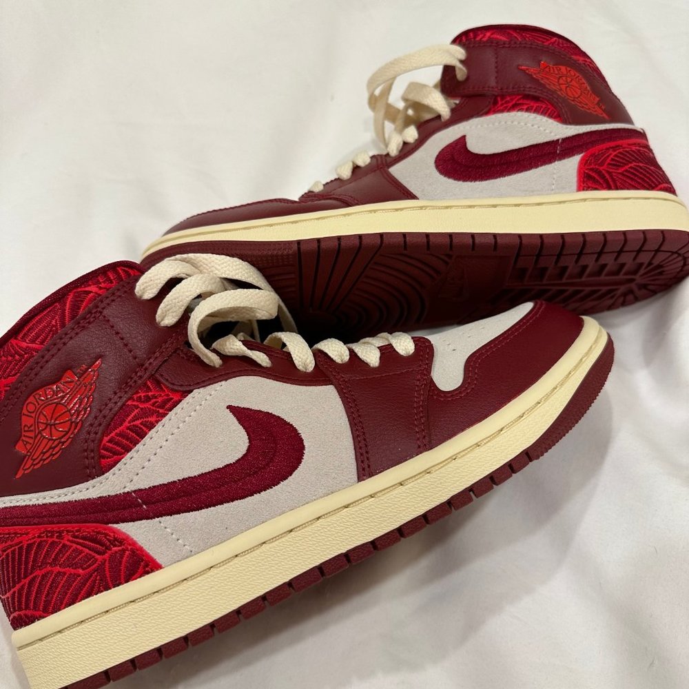 Air Jordan 1 Mid Sneaker Red - Picture 8 of 9